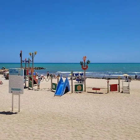 60M To Locos Beach Apartment *